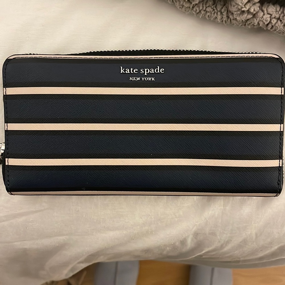 NWOT Kate Spade Long Wallet